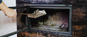 Chistka kamina ot sazhi