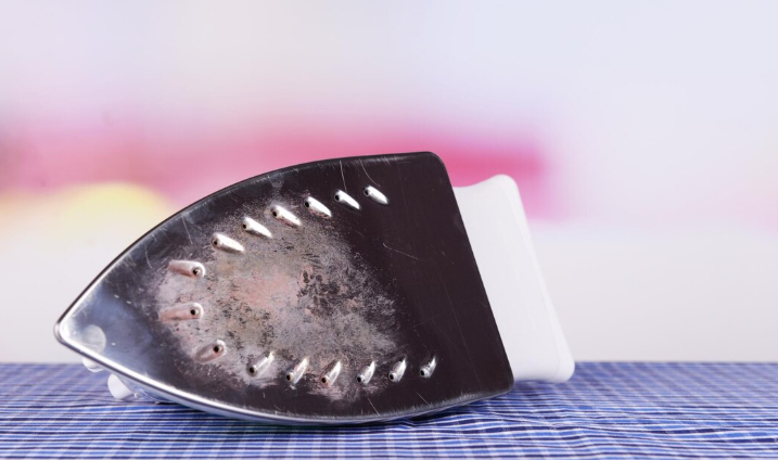 Kak pochistit podoshvu utyuga 1